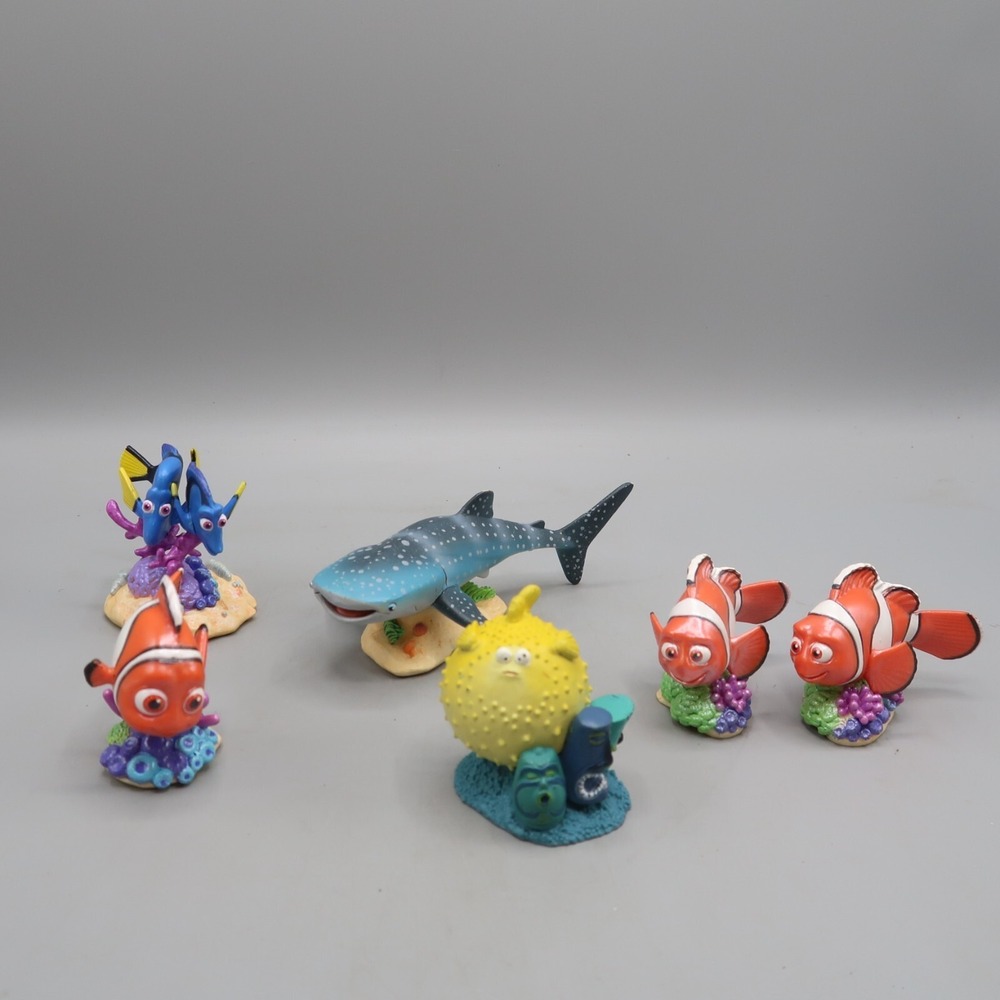 Disney Finding Nemo Lot of 6 Play Figures Cake Toppers toy Figures Puffer Marlin